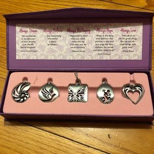 Necklace set